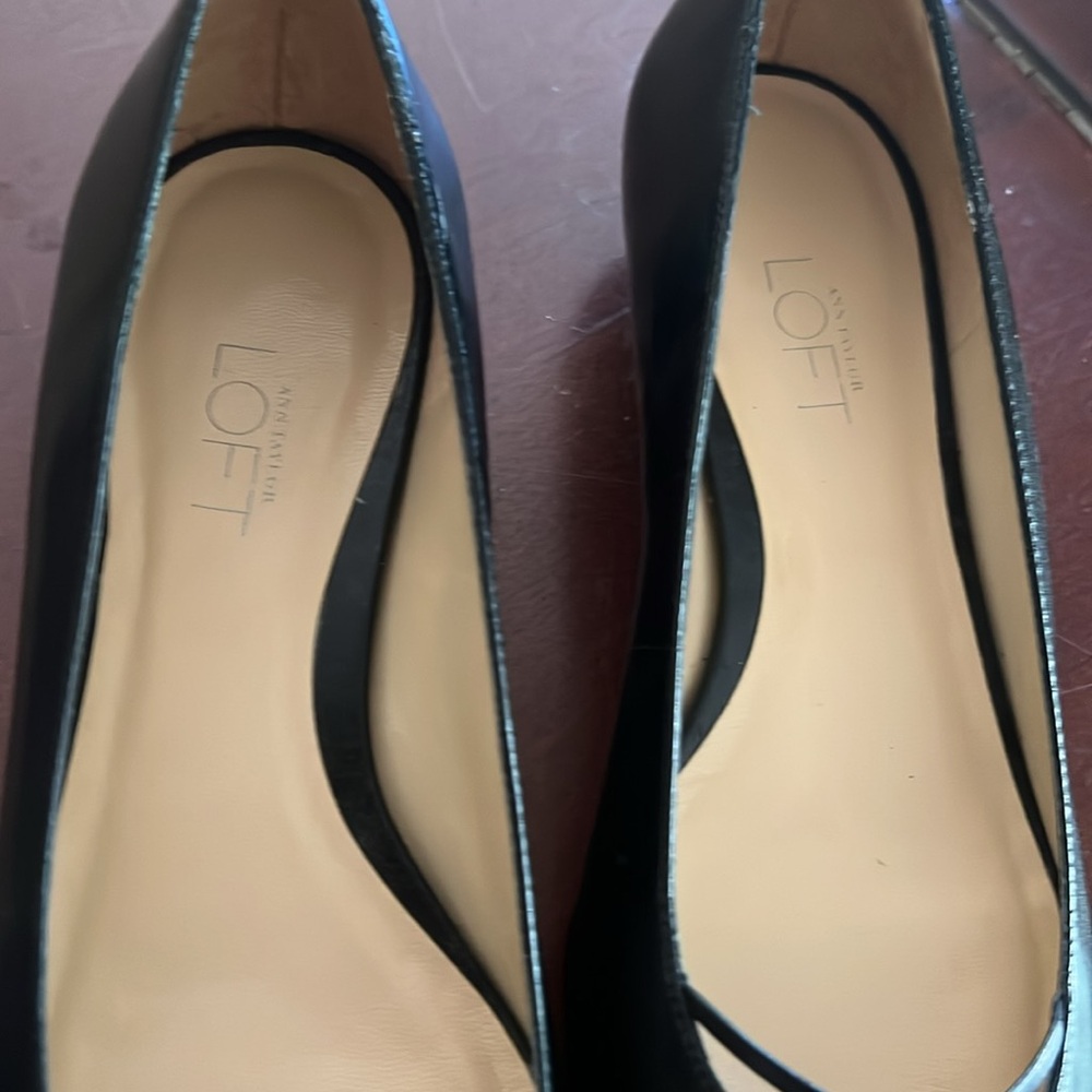 Loft Women’s dress shoes leather new tiny heels - Picture 8 of 8